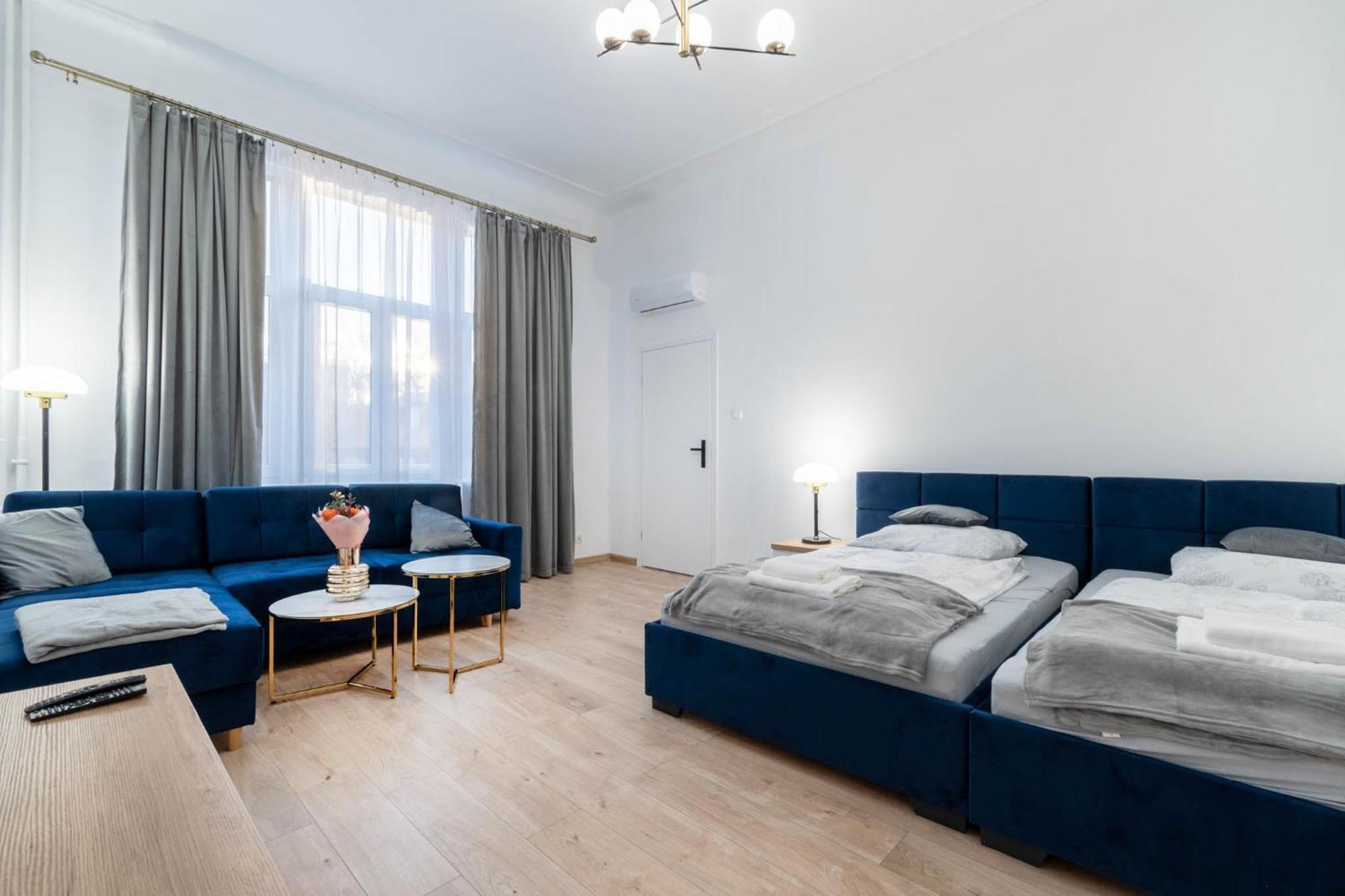 An Rent Slowackiego Apartment